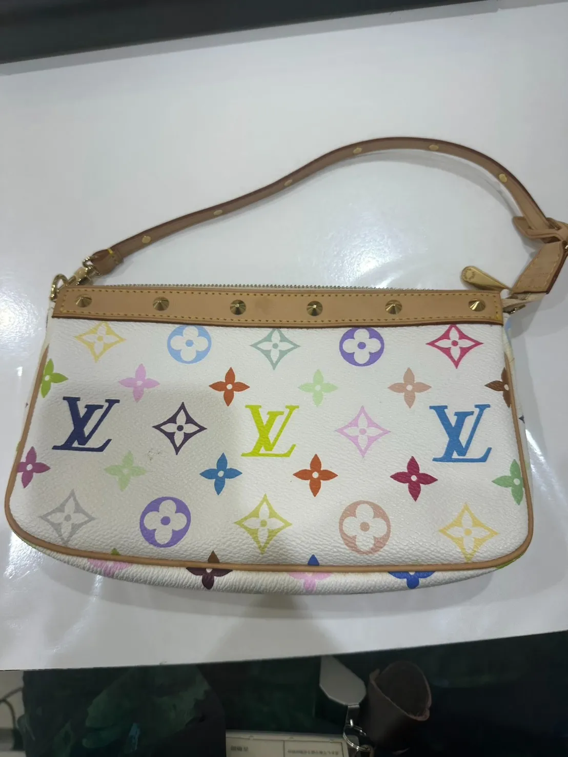 ルイヴィトン　アクセソワールマルチカラーのお買取