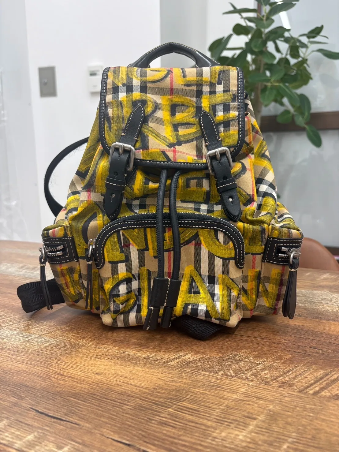 Burberryグラフティリュック高価買取致しました！