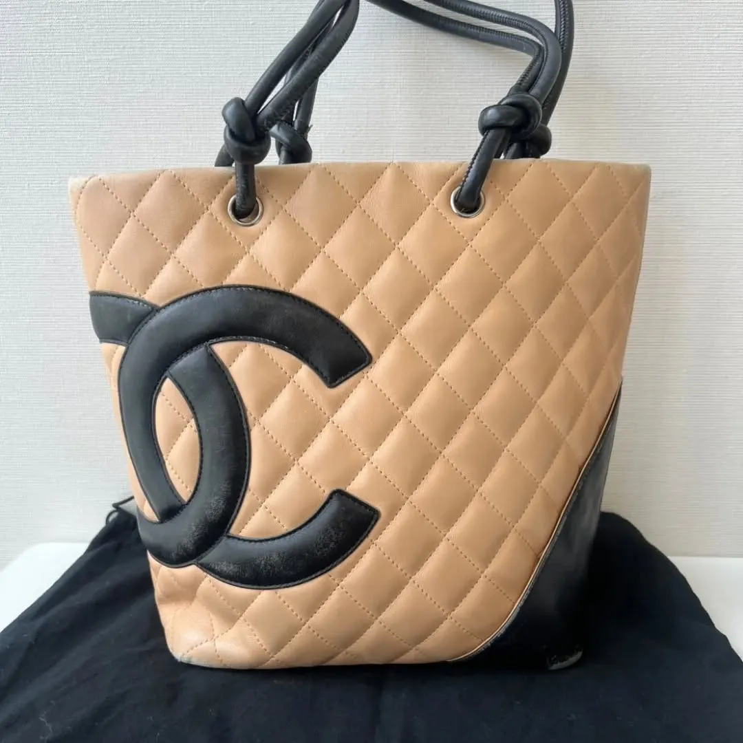 シャネルのバッグ、お財布を