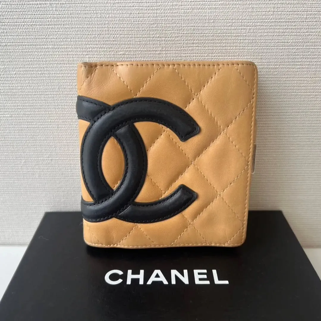 シャネルのバッグ、お財布を